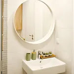 Moon Plaza Deluxe بوخارست