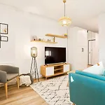 Moon Plaza Deluxe * Bucureşti