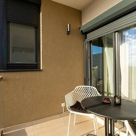 Moon Plaza Deluxe Apartament Bukareszt