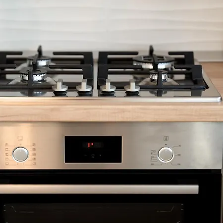 Moon Plaza Deluxe בוקרשט