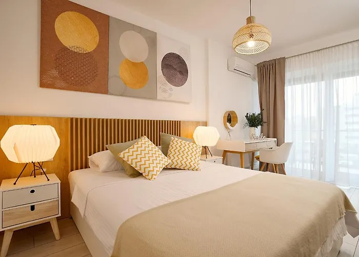 Апартаменты Moon Plaza Deluxe *